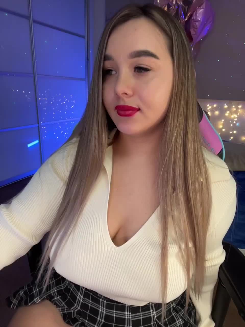 View or download file bloomjuliette on 2023-01-09 from bongacams