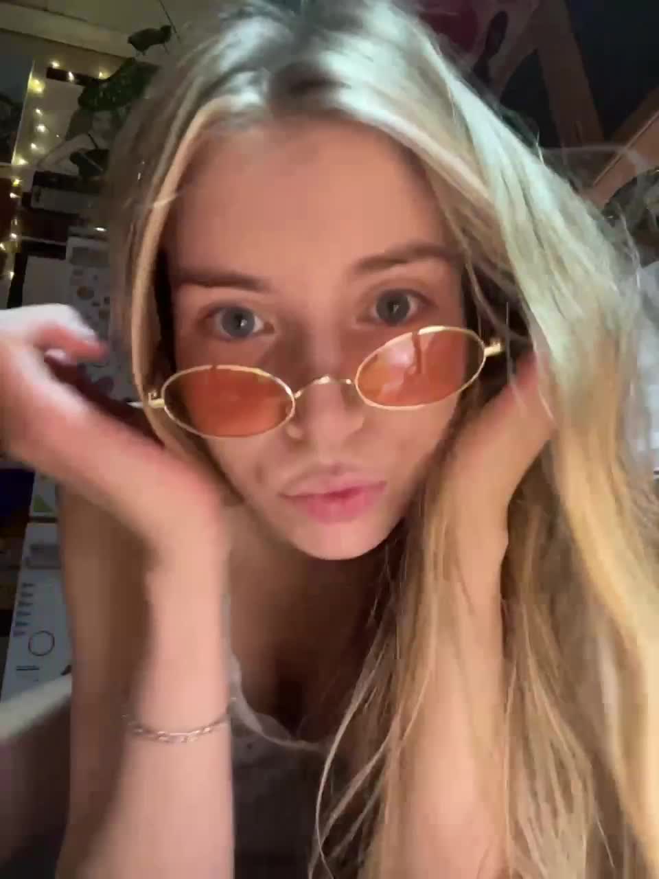 View or download file kika_co on 2023-01-09 from bongacams