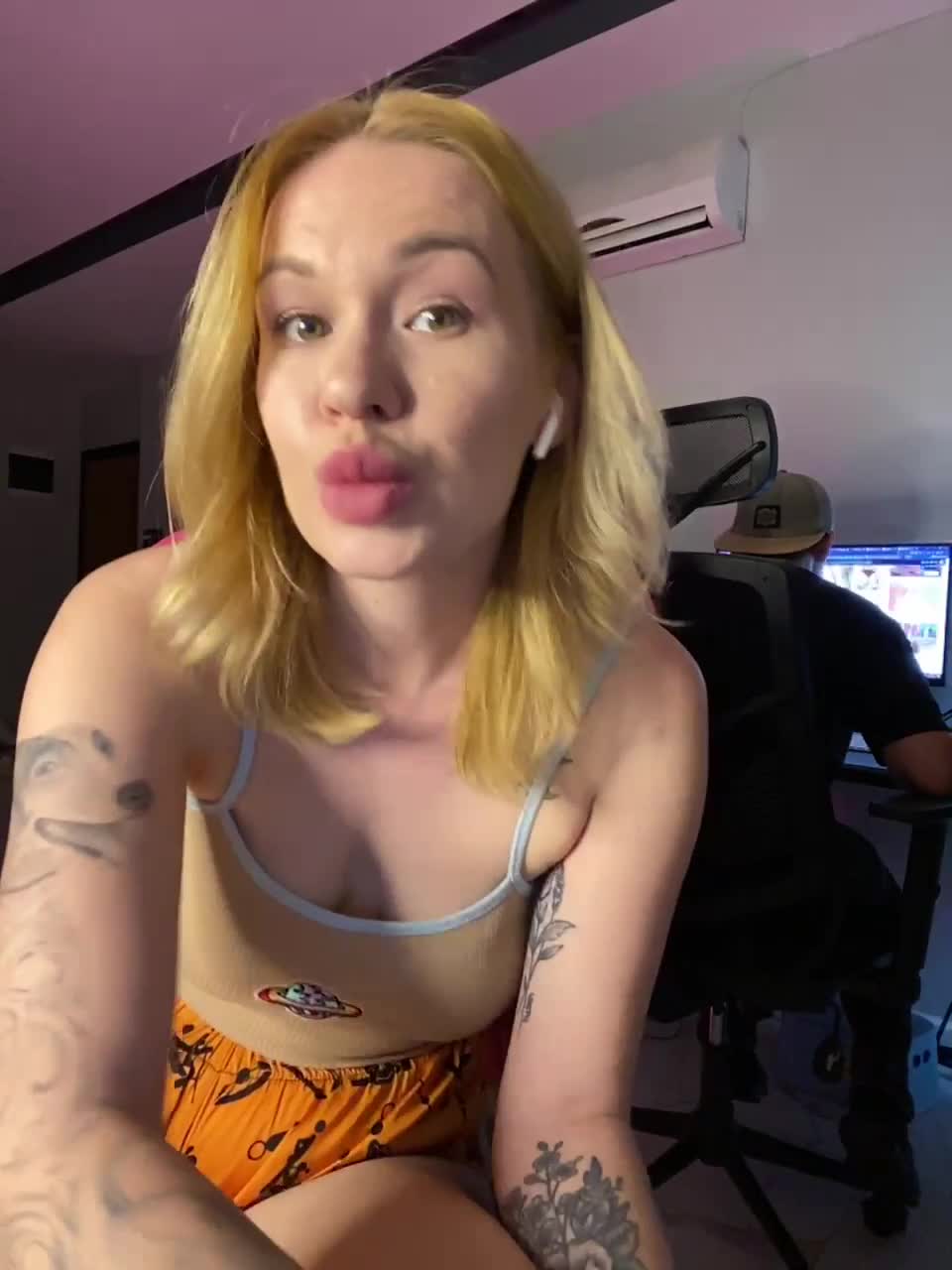 View or download file murstart on 2023-01-10 from bongacams