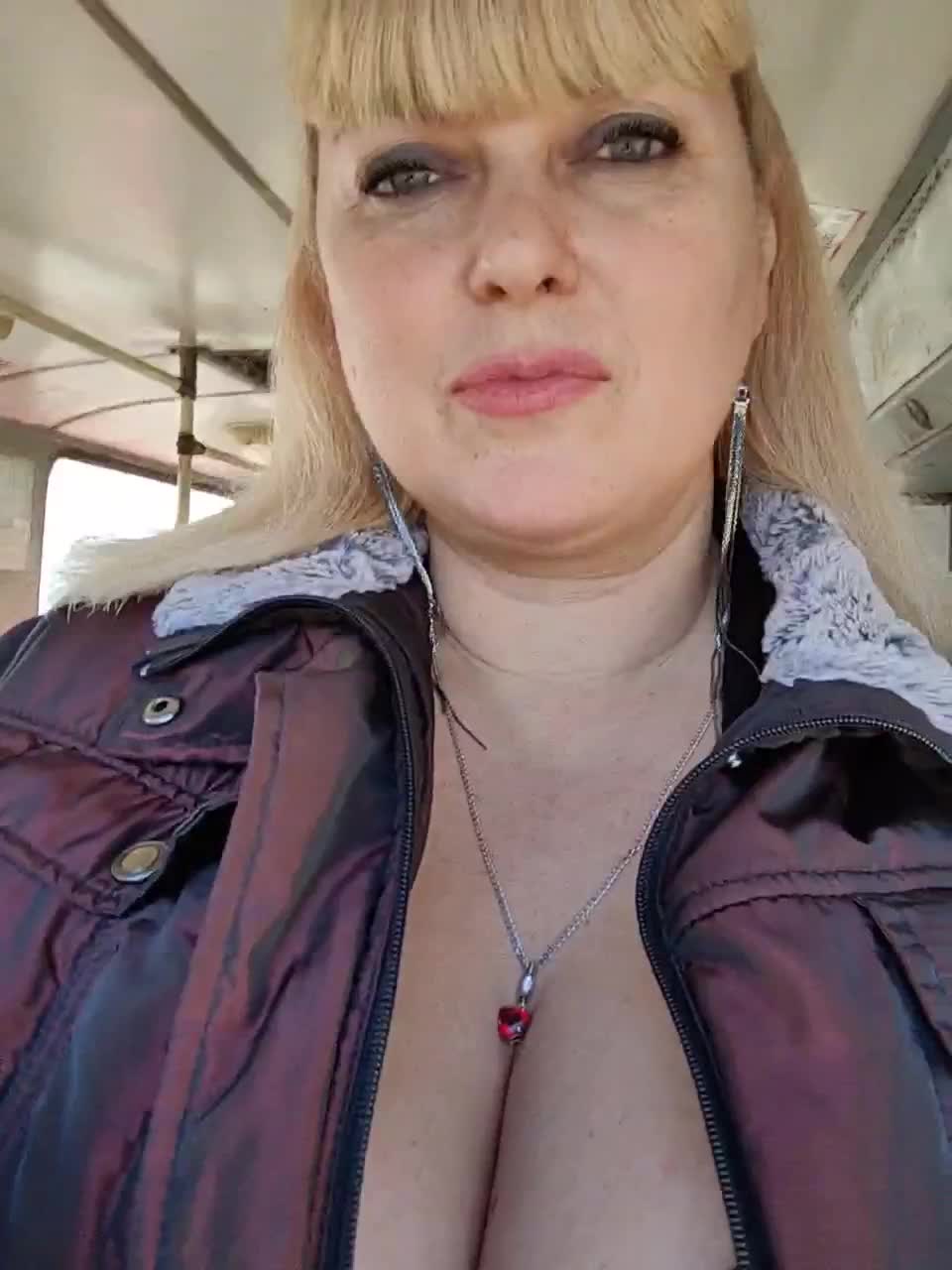 View or download file janna37 on 2023-01-14 from bongacams