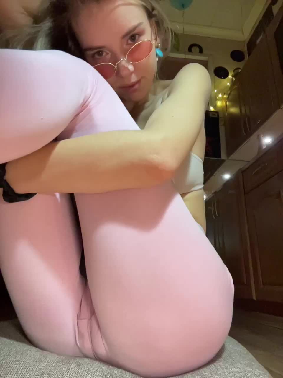 View or download file kika_co on 2023-01-14 from bongacams