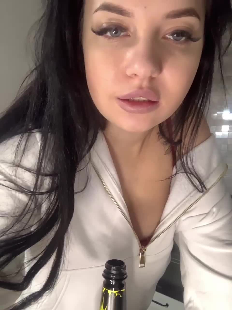 View or download file _louise_ on 2023-01-15 from bongacams