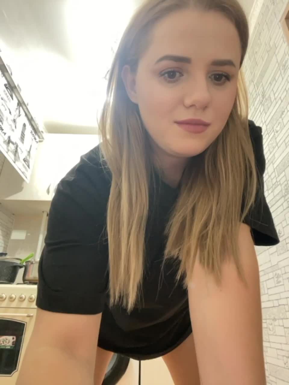 View or download file butterflysay on 2023-01-17 from bongacams