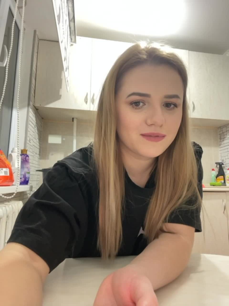 View or download file butterflysay on 2023-01-17 from bongacams