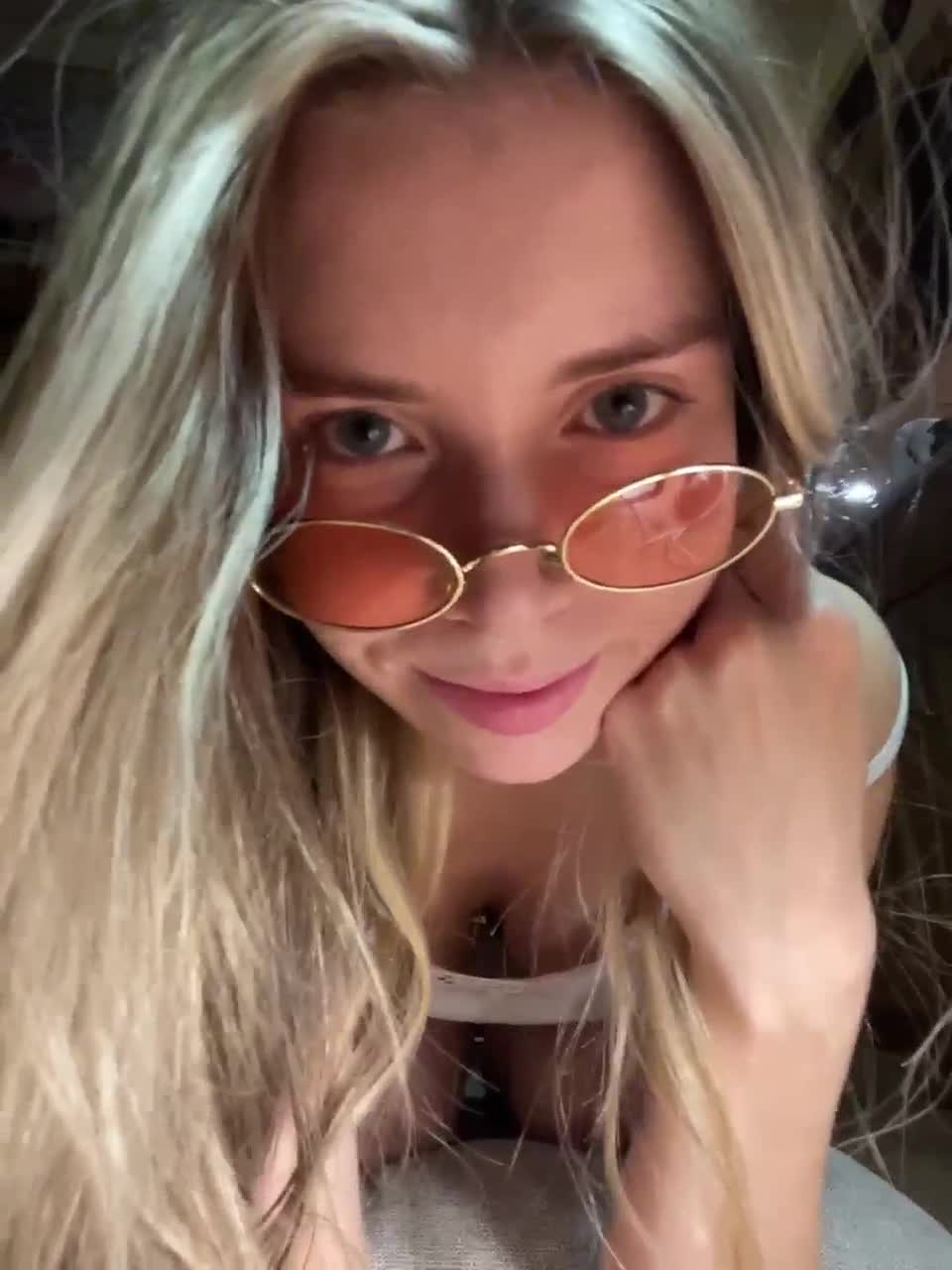 View or download file kika_co on 2023-01-17 from bongacams