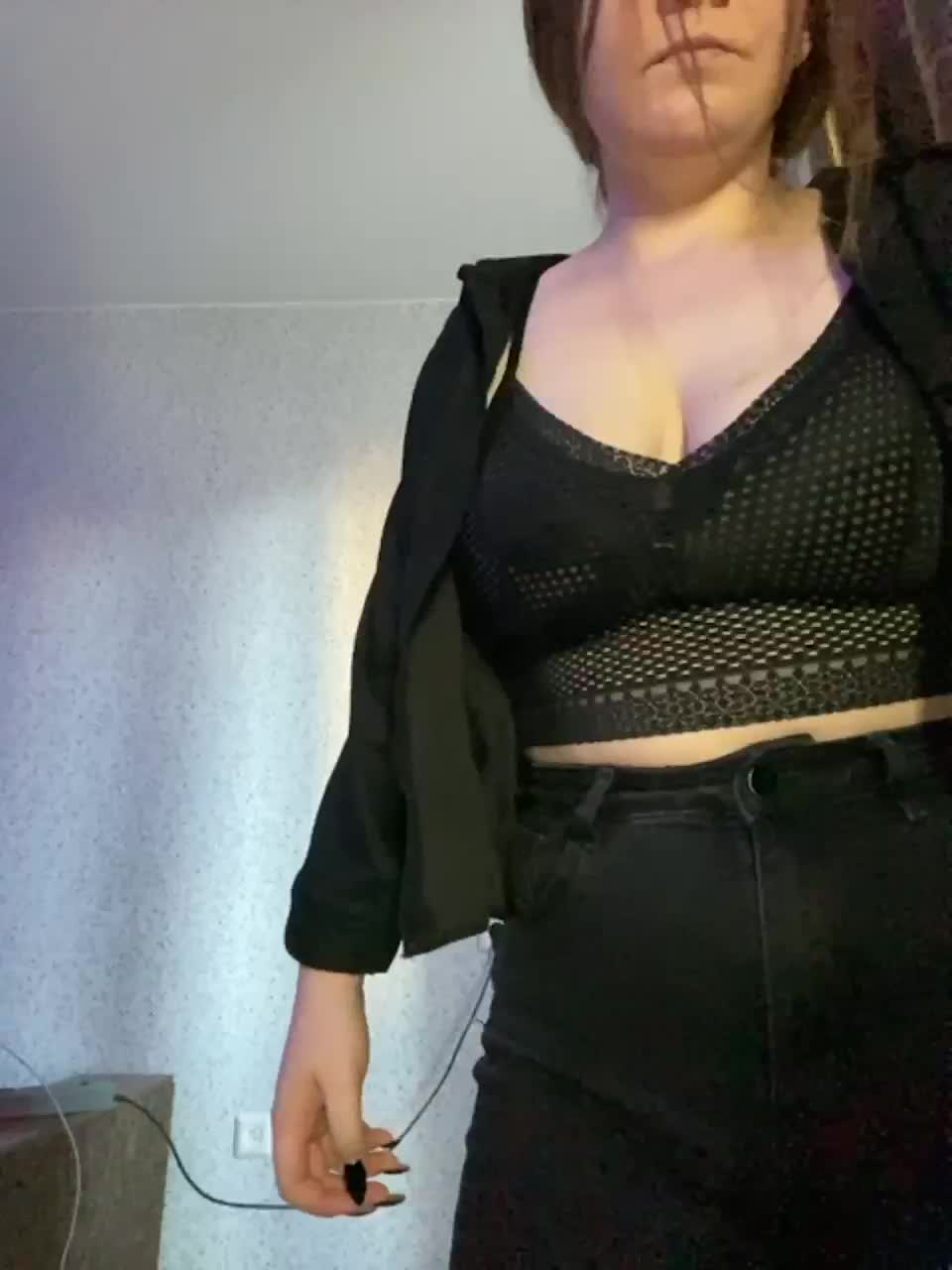 View or download file daenalonessa on 2023-01-18 from bongacams