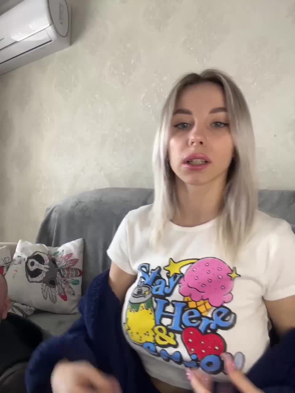 View or download file vik1one1 on 2023-01-18 from bongacams