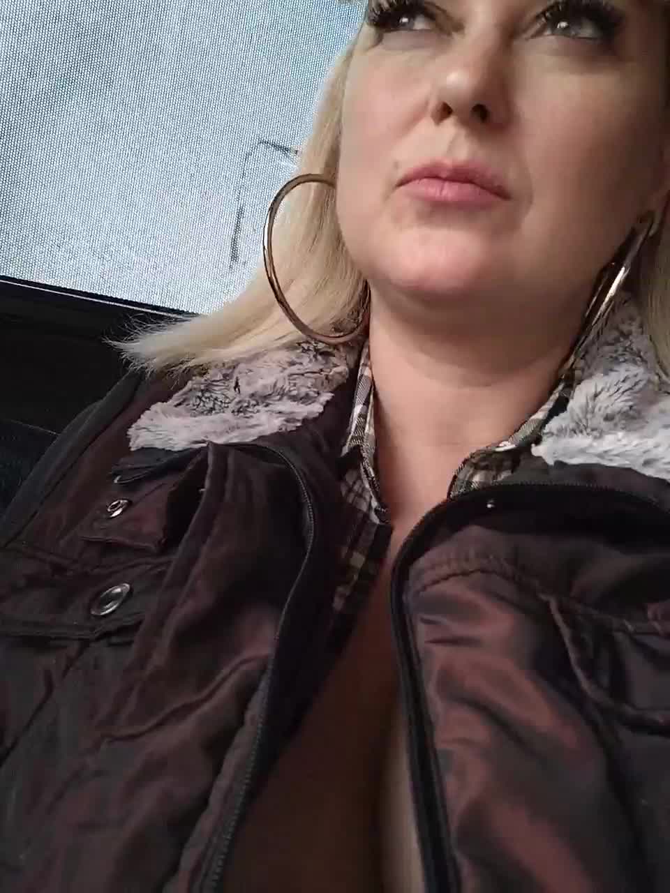 View or download file janna37 on 2023-01-19 from bongacams