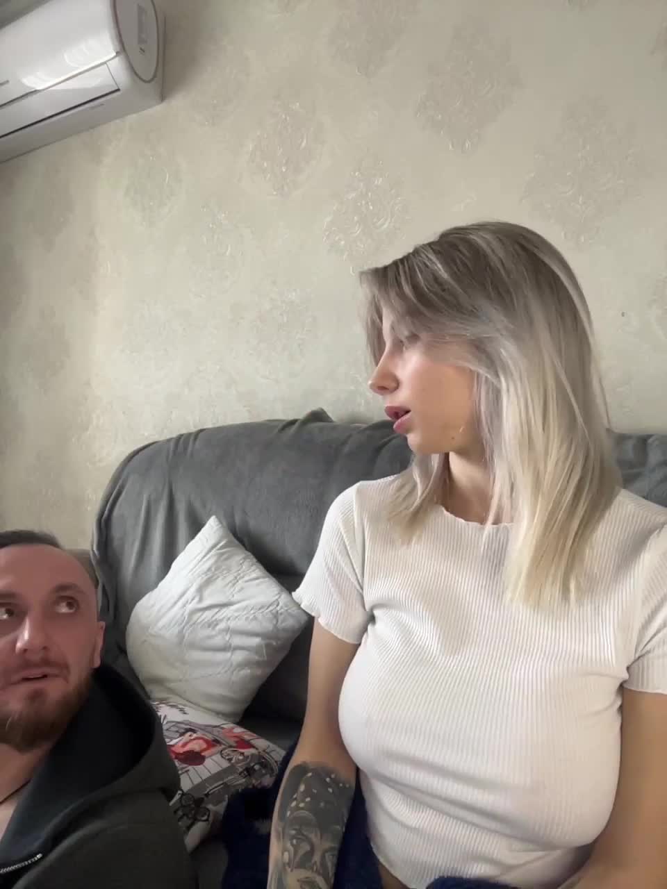 View or download file vik1one1 on 2023-01-19 from bongacams