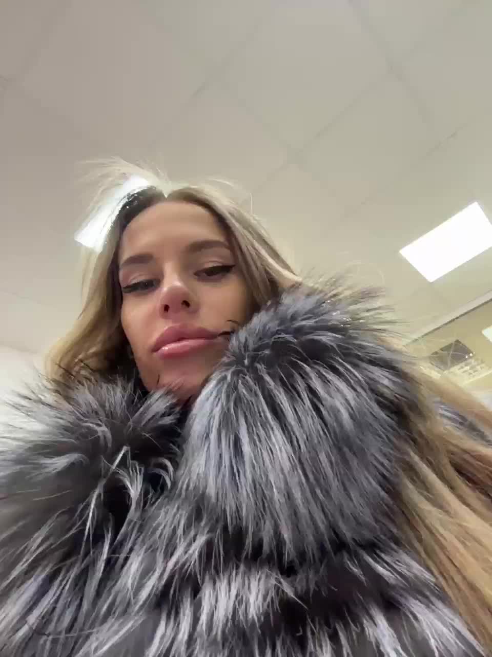 View or download file blondinochkaa on 2023-01-20 from bongacams