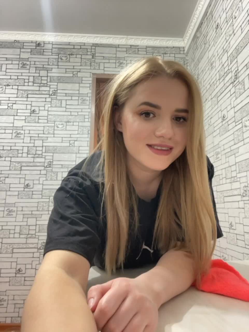 View or download file butterflysay on 2023-01-21 from bongacams