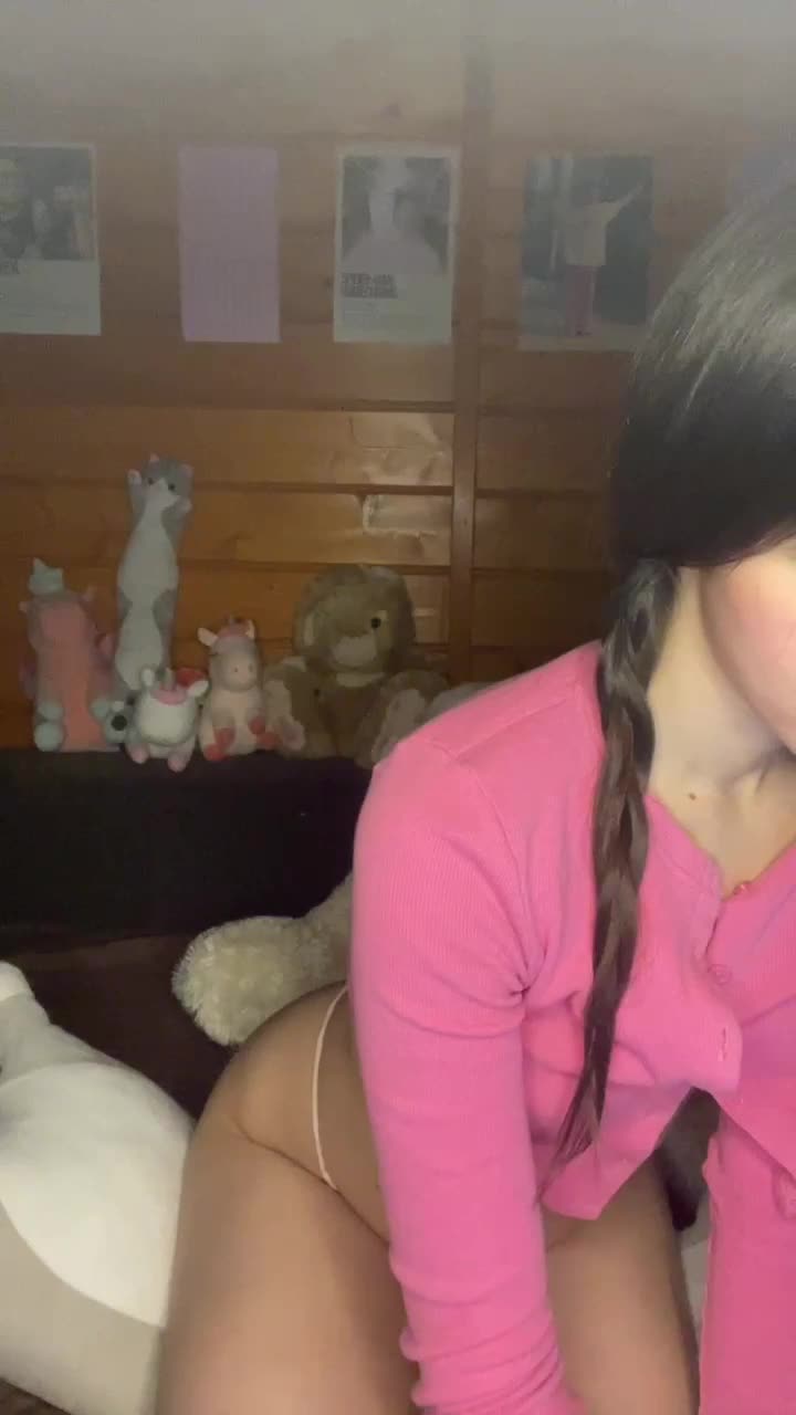 View or download file emyshiny on 2023-01-21 from bongacams