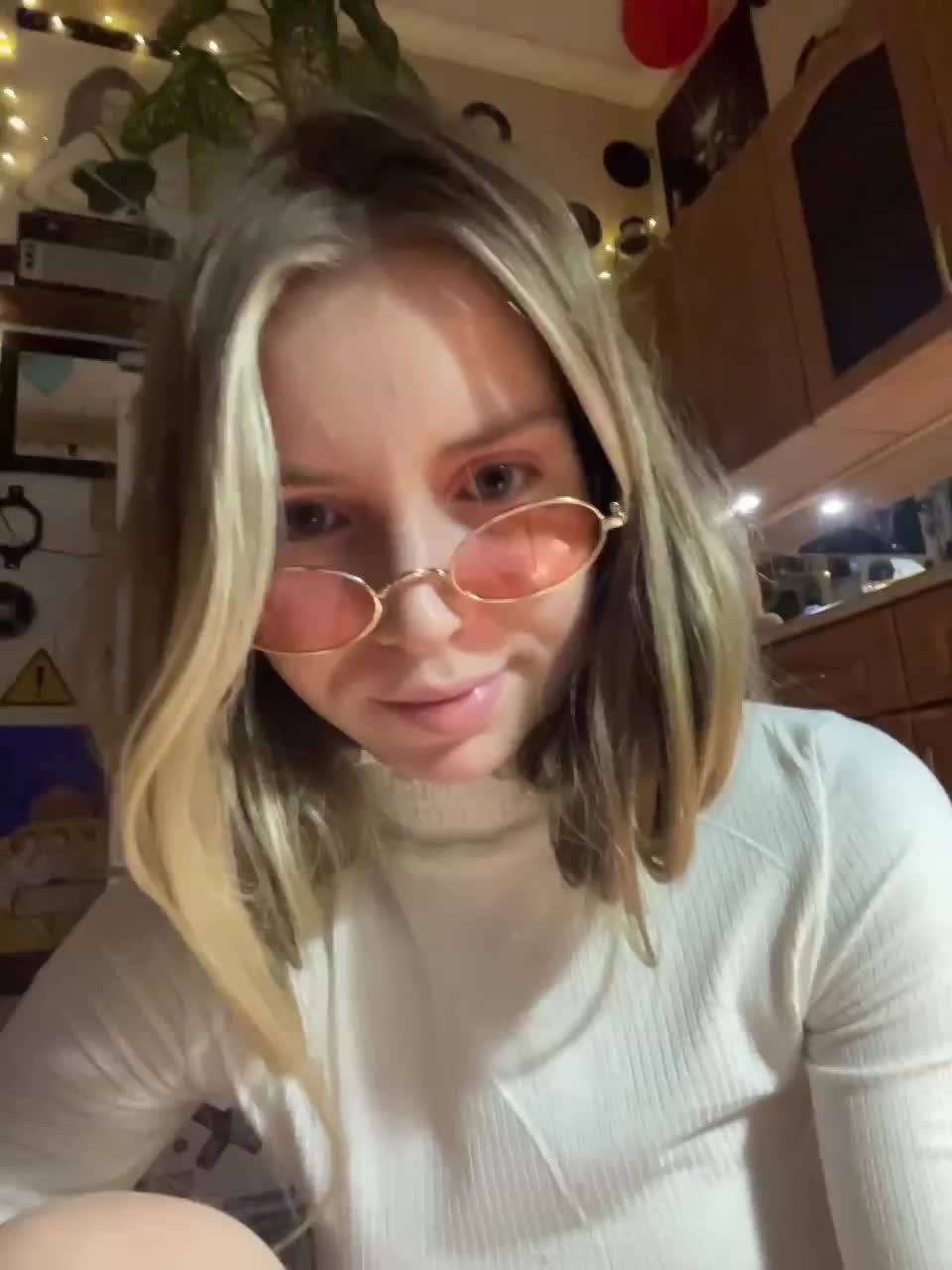 View or download file kika_co on 2023-01-21 from bongacams