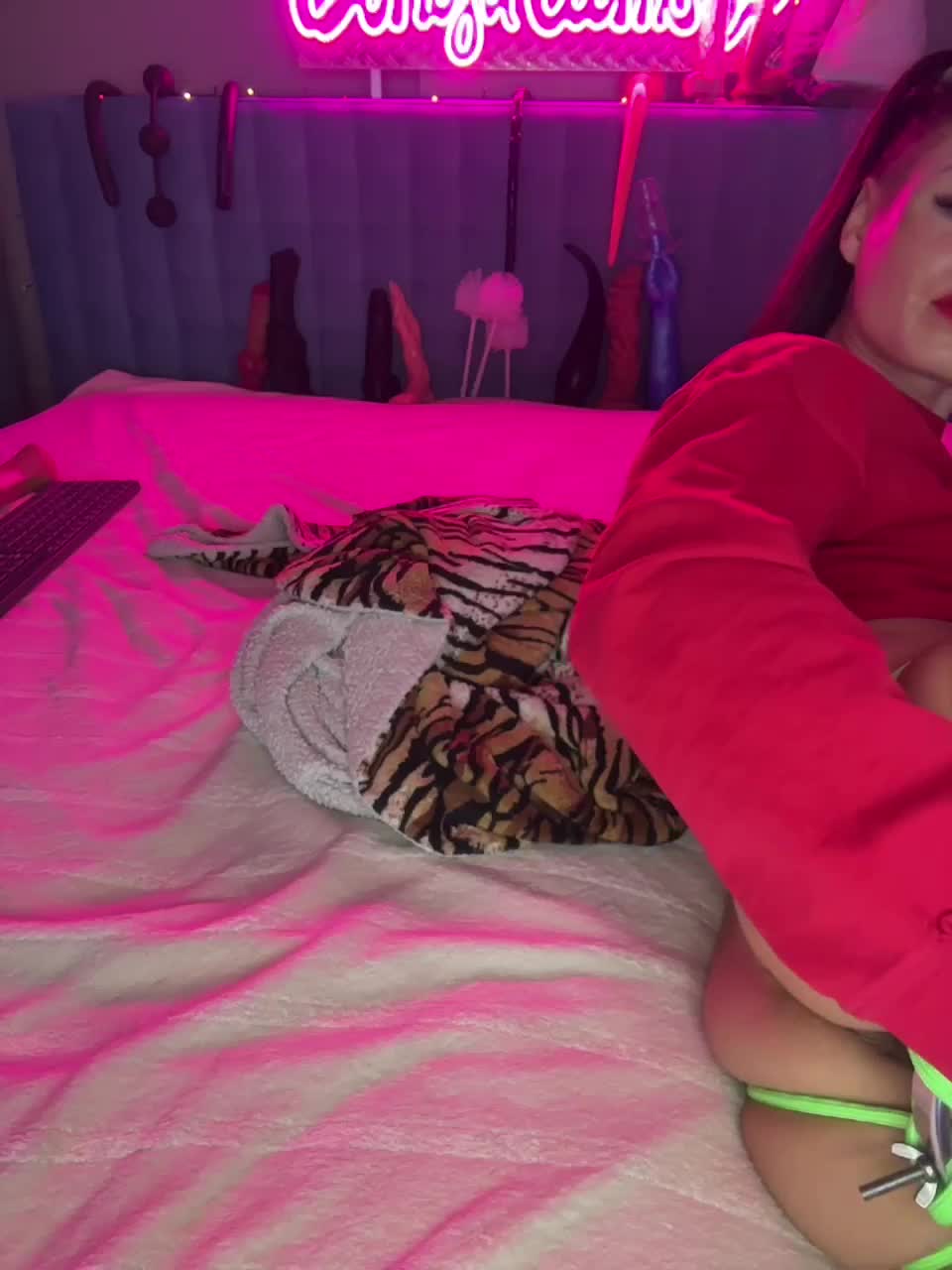 View or download file youlalia on 2023-01-22 from bongacams