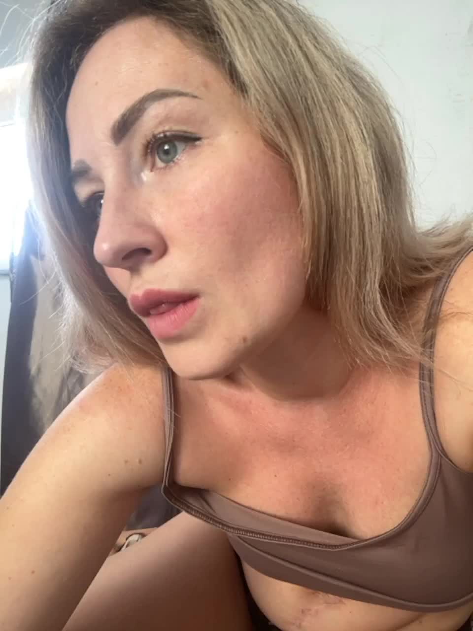 View or download file goddesssssss on 2023-01-23 from bongacams