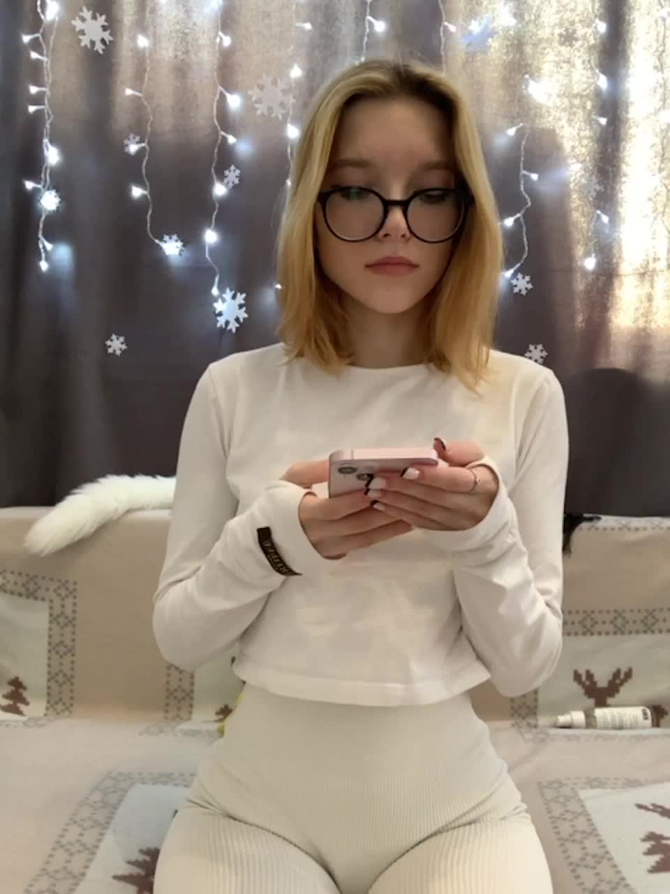 View or download file mispopi on 2023-01-24 from bongacams