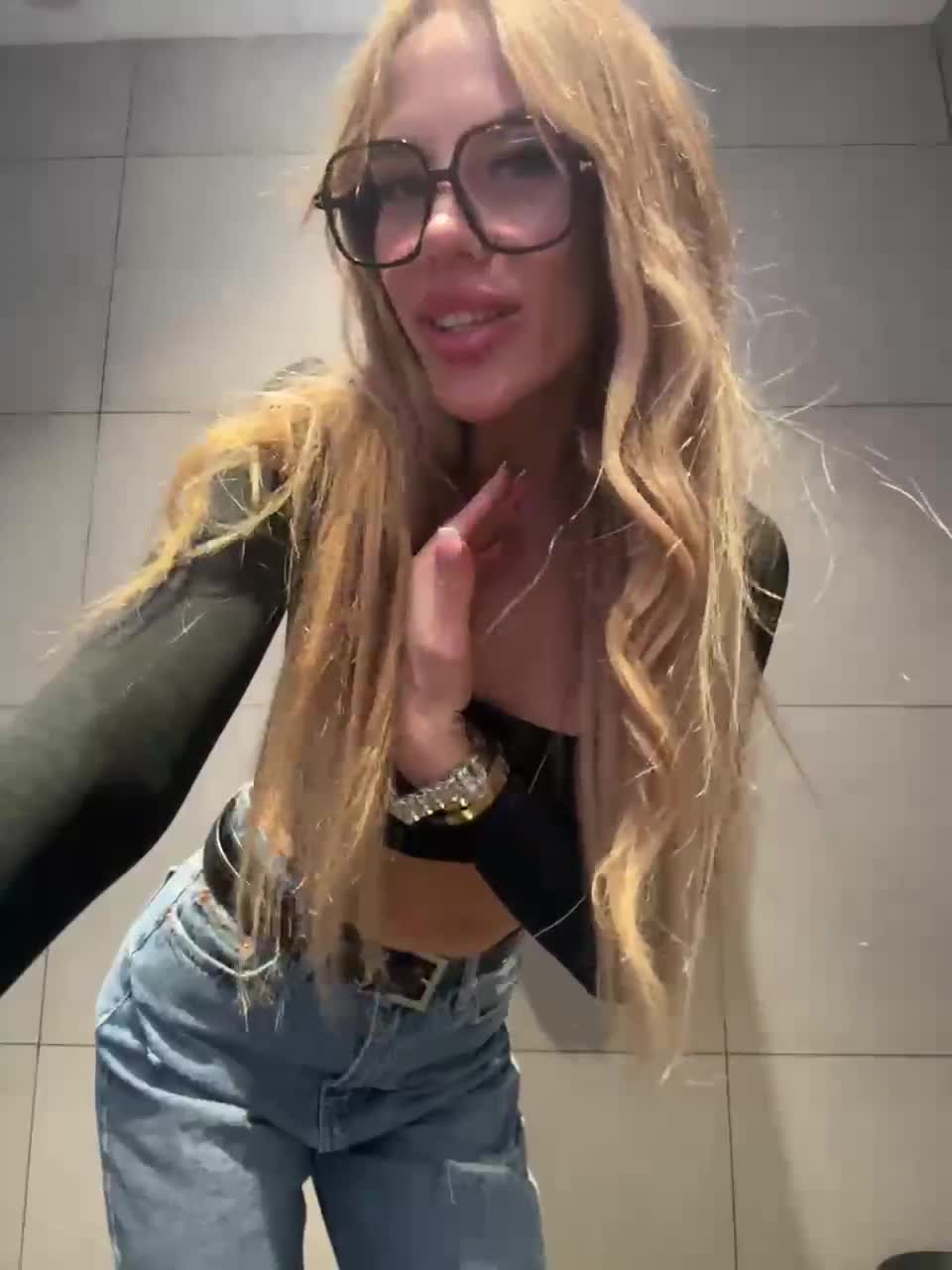 View or download file blondinochkaa on 2023-01-29 from bongacams