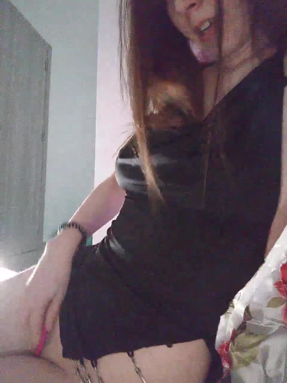 View or download file emilyev4ns on 2023-01-29 from bongacams