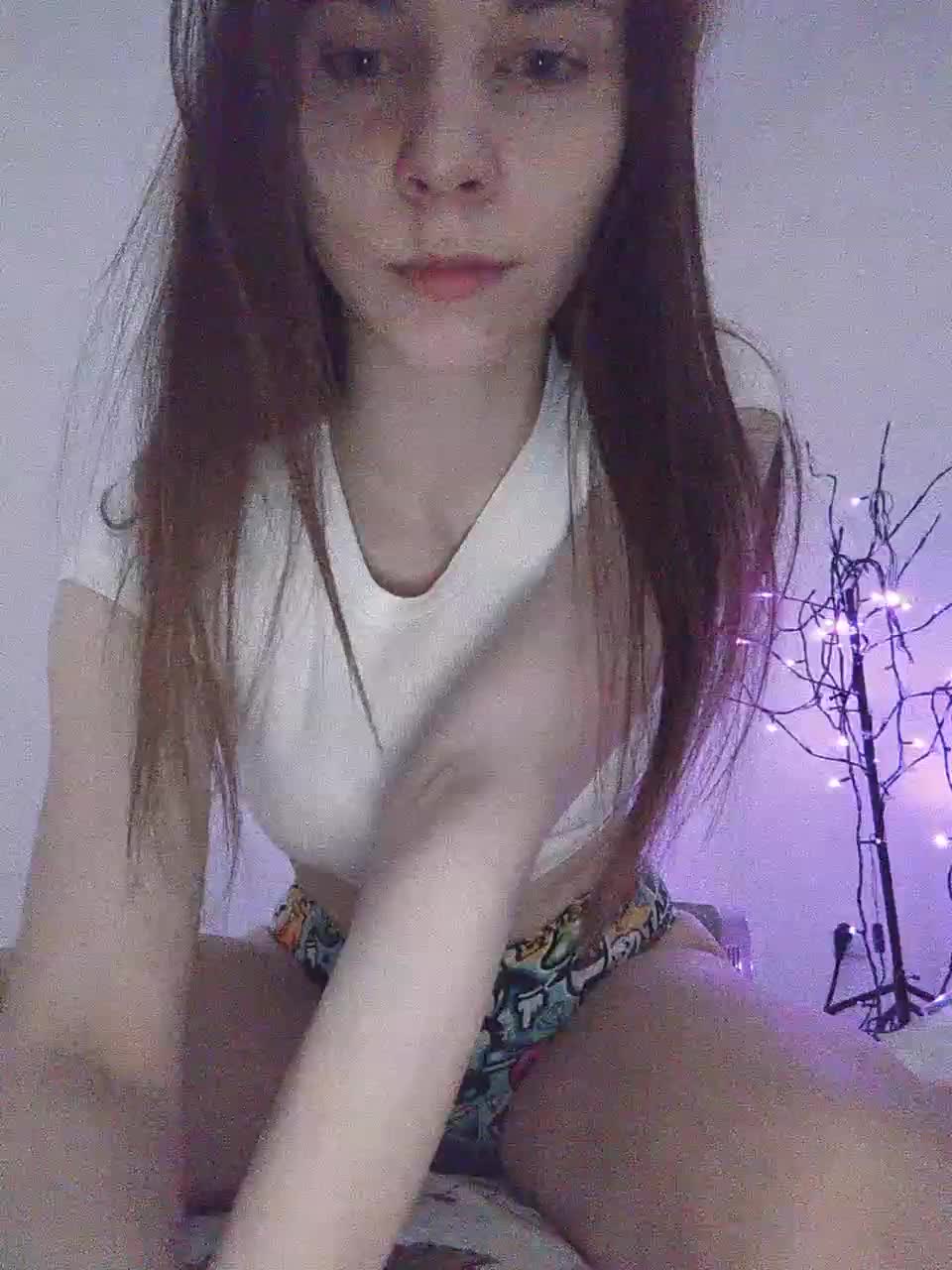 View or download file emilyev4ns on 2023-02-01 from bongacams