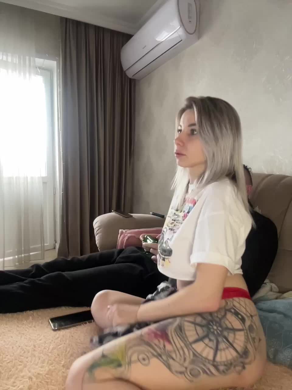 View or download file vik1one1 on 2023-02-02 from bongacams