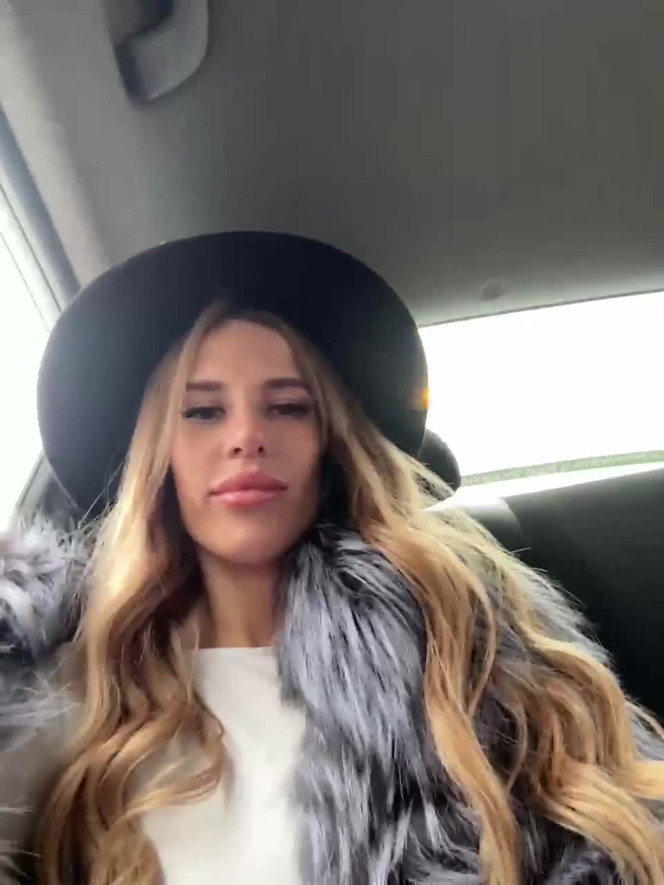 View or download file blondinochkaa on 2023-02-03 from Bongacams