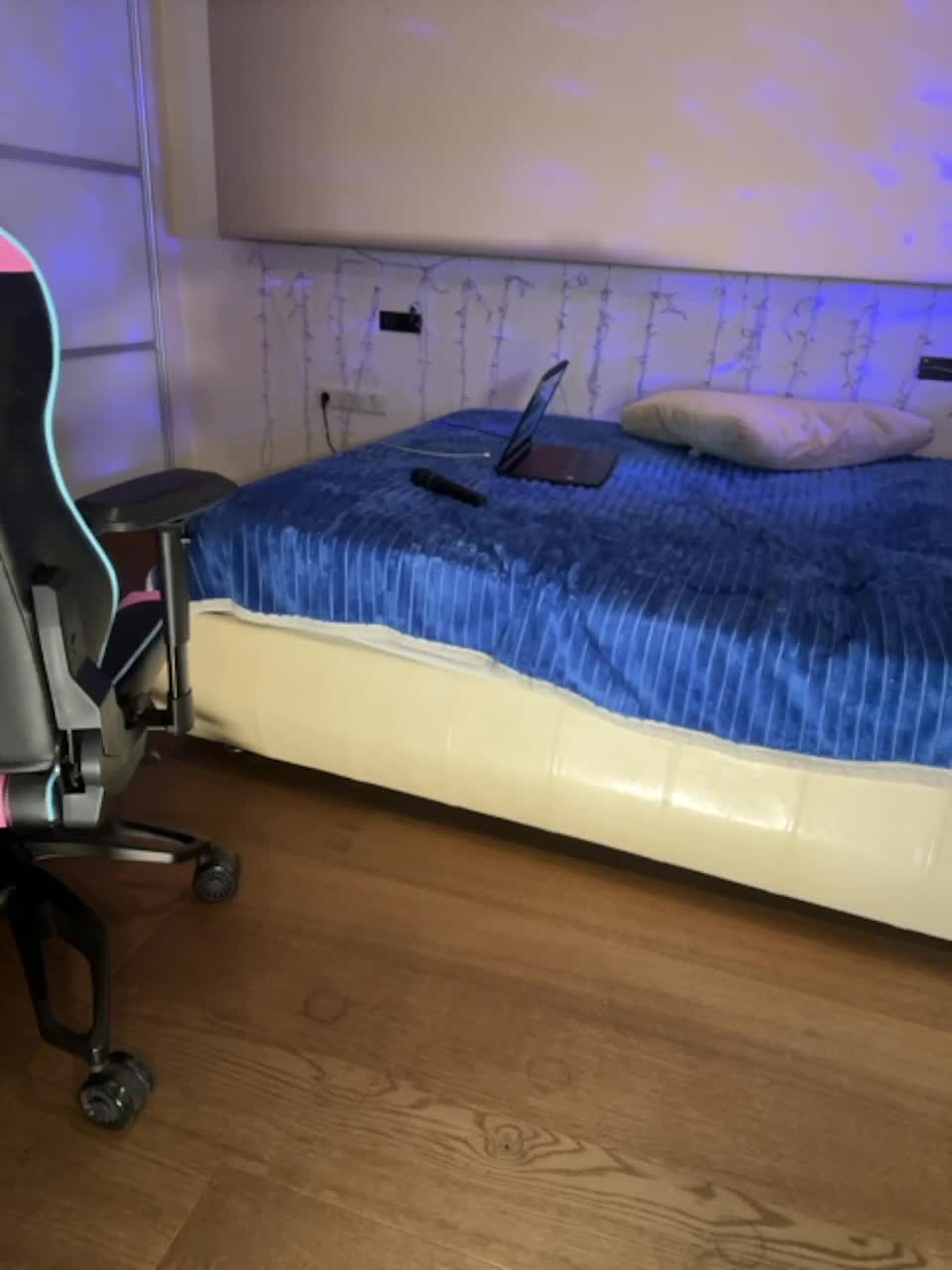 View or download file bloomjuliette on 2023-02-03 from Bongacams