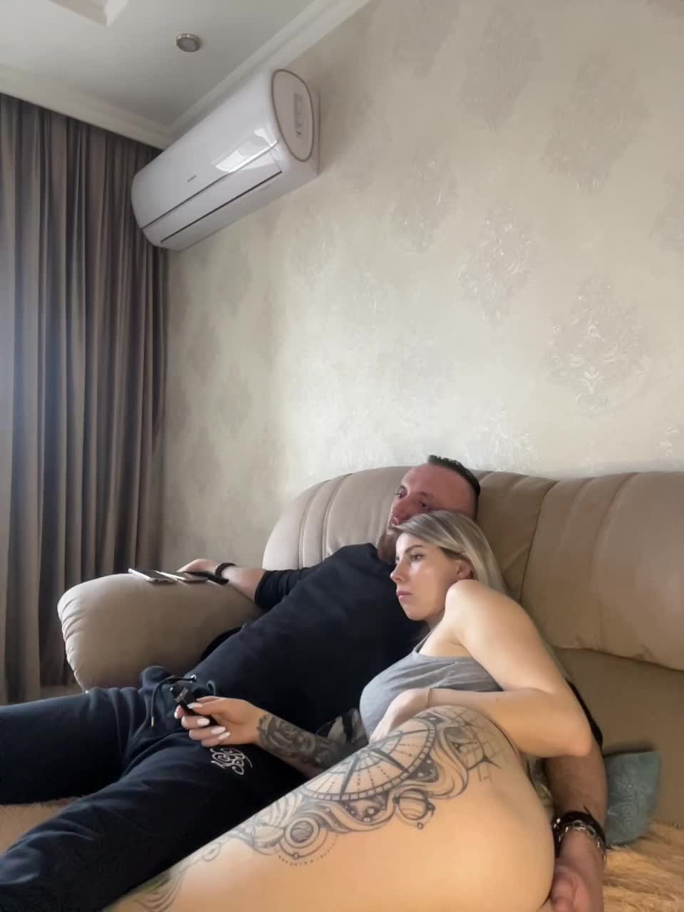 View or download file vik1one1 on 2023-02-03 from bongacams