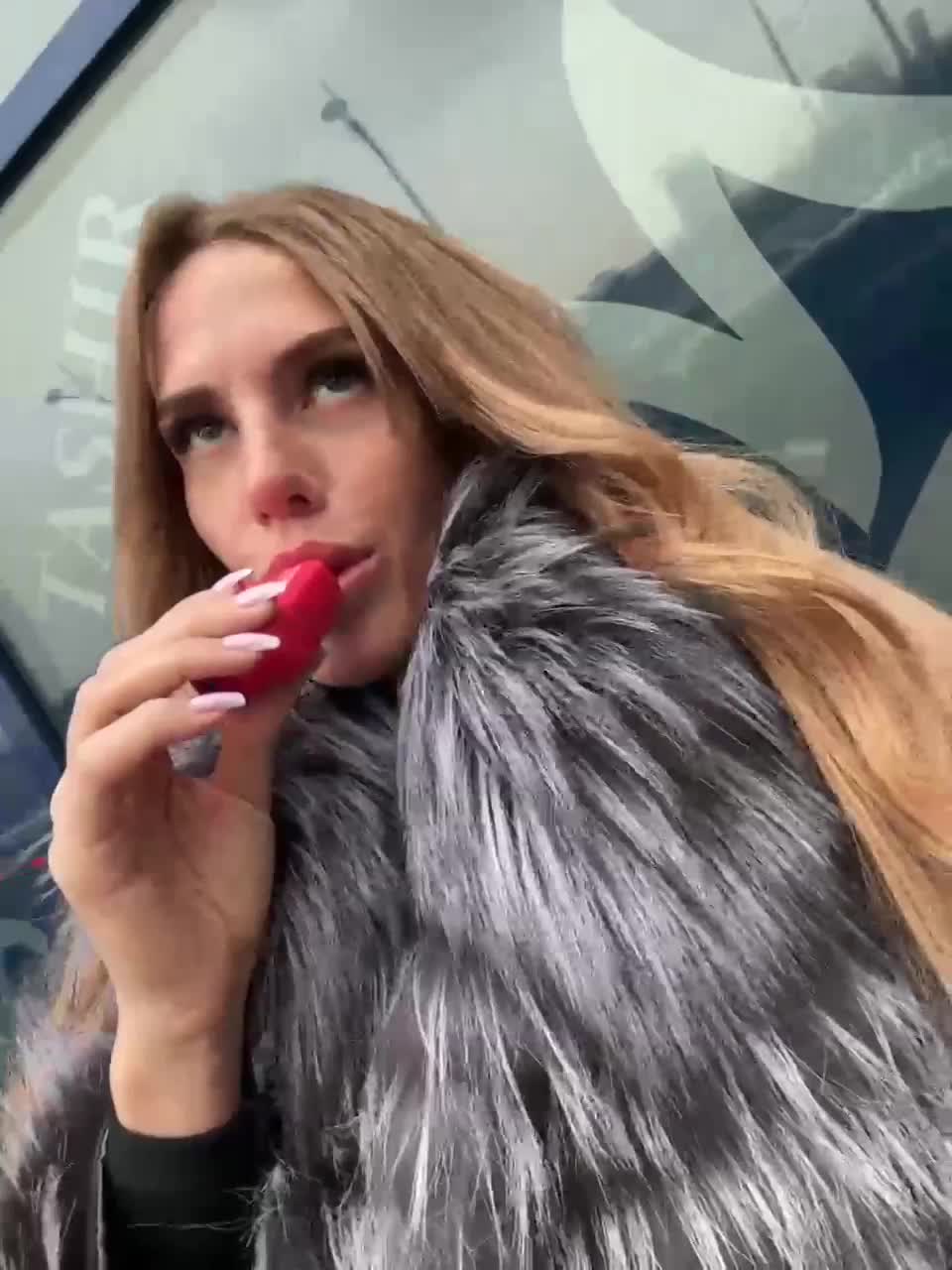 View or download file blondinochkaa on 2023-02-04 from bongacams