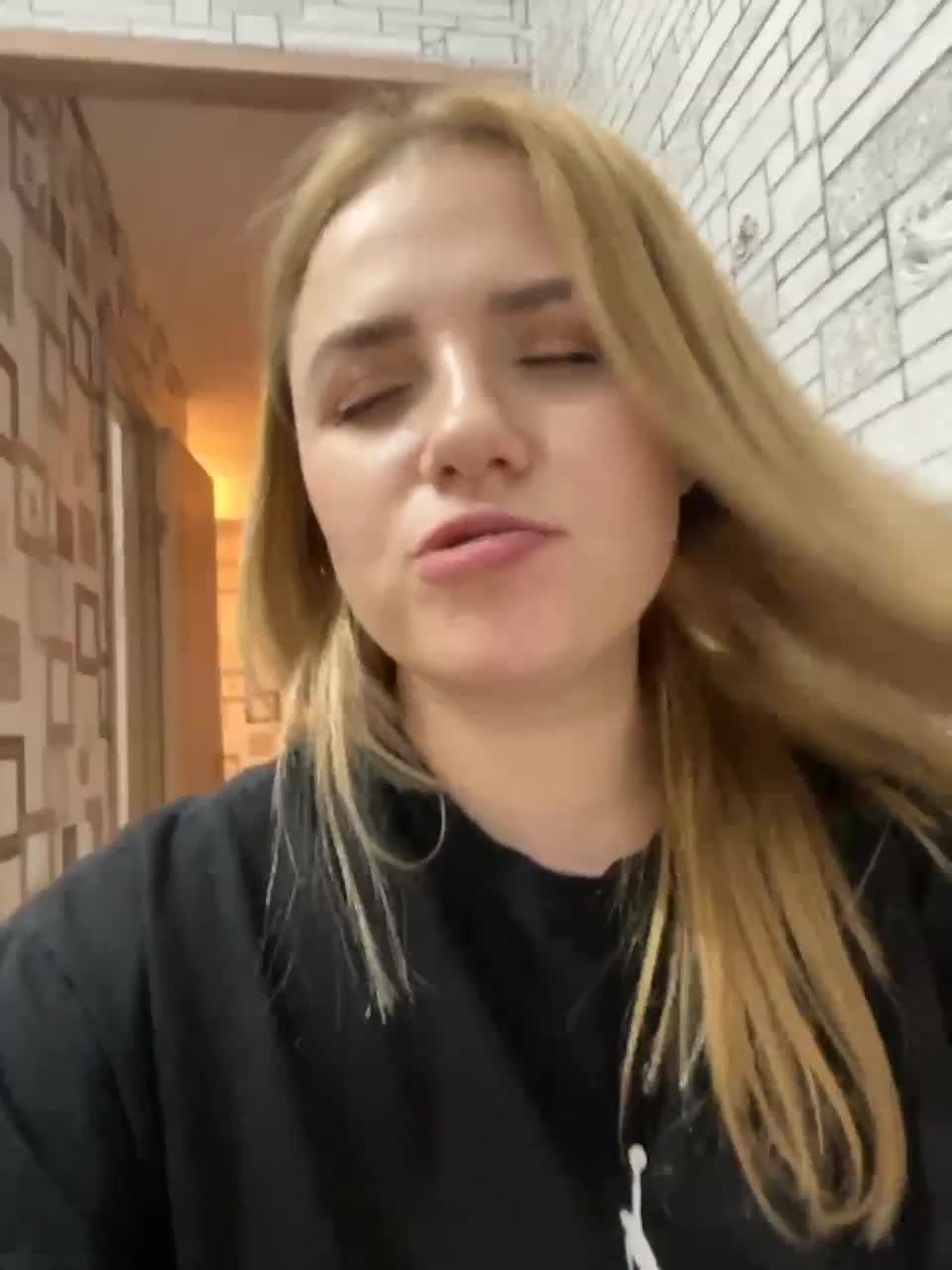 View or download file butterflysay on 2023-02-04 from bongacams