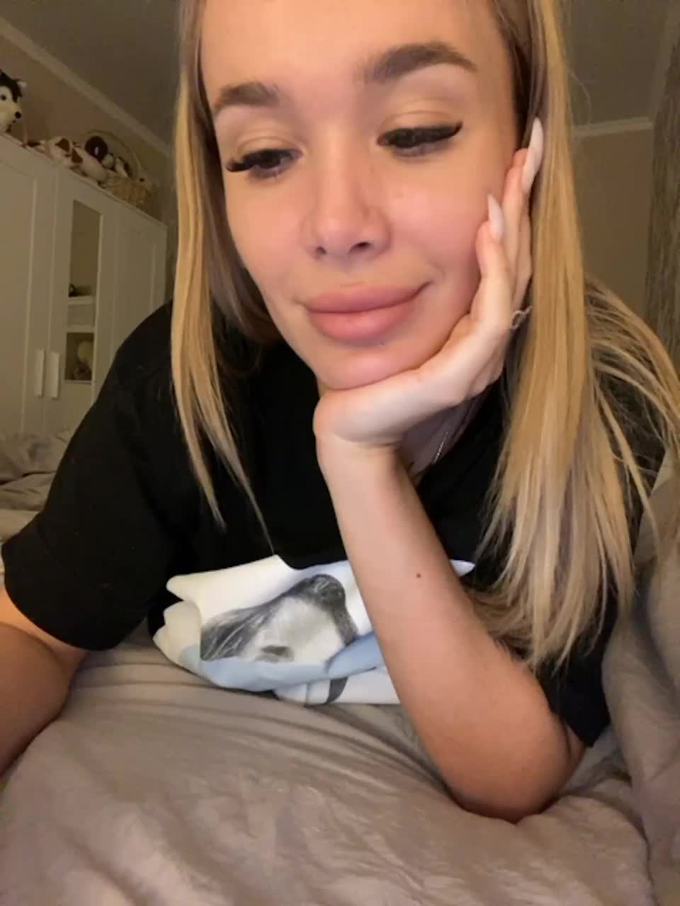 View or download file candybrava on 2023-02-04 from bongacams