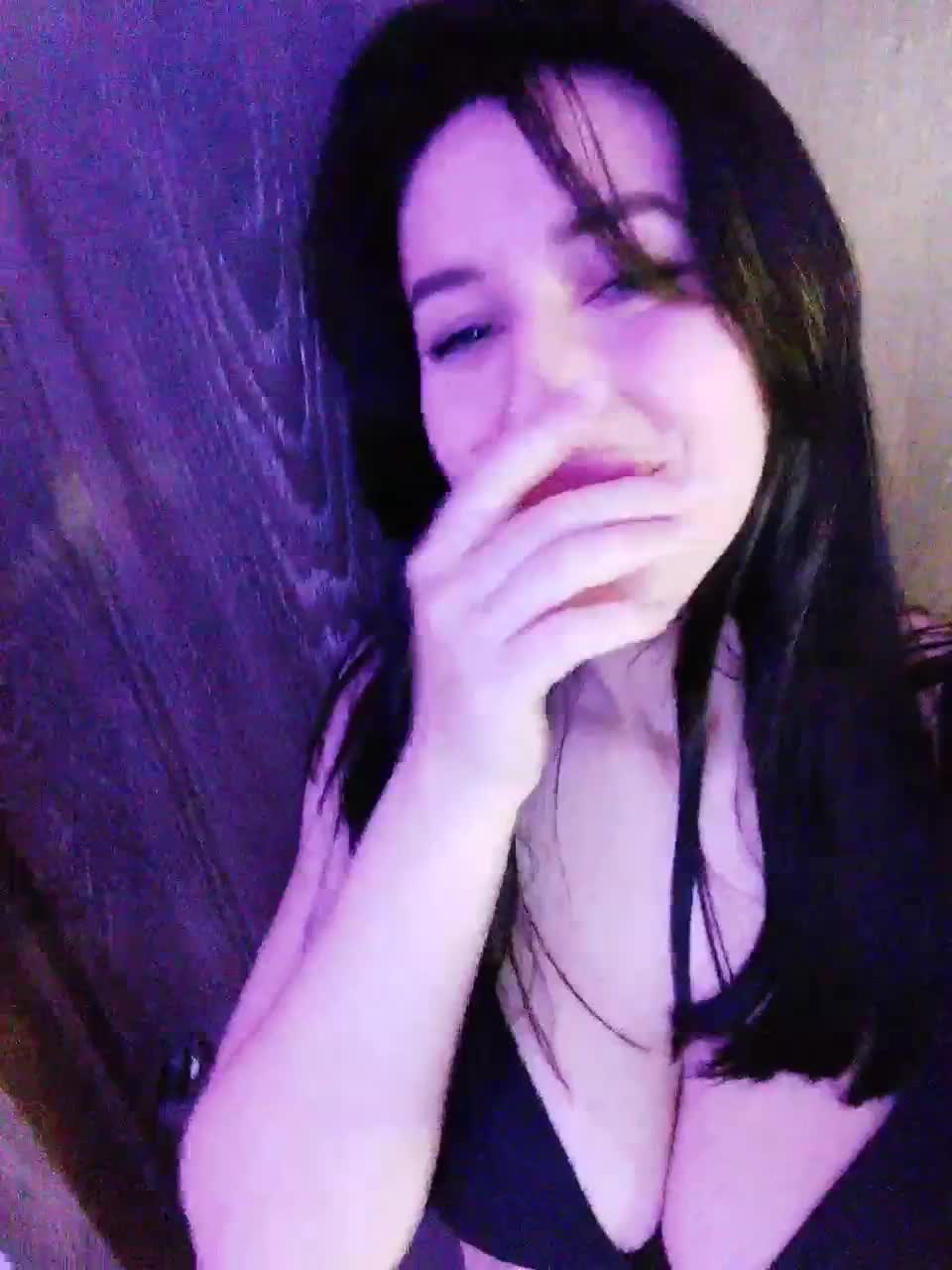 View or download file mialiahot on 2023-02-08 from bongacams