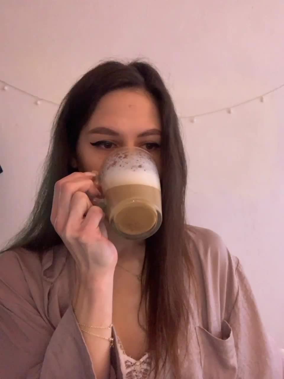 View or download file shawty420 on 2023-02-08 from bongacams