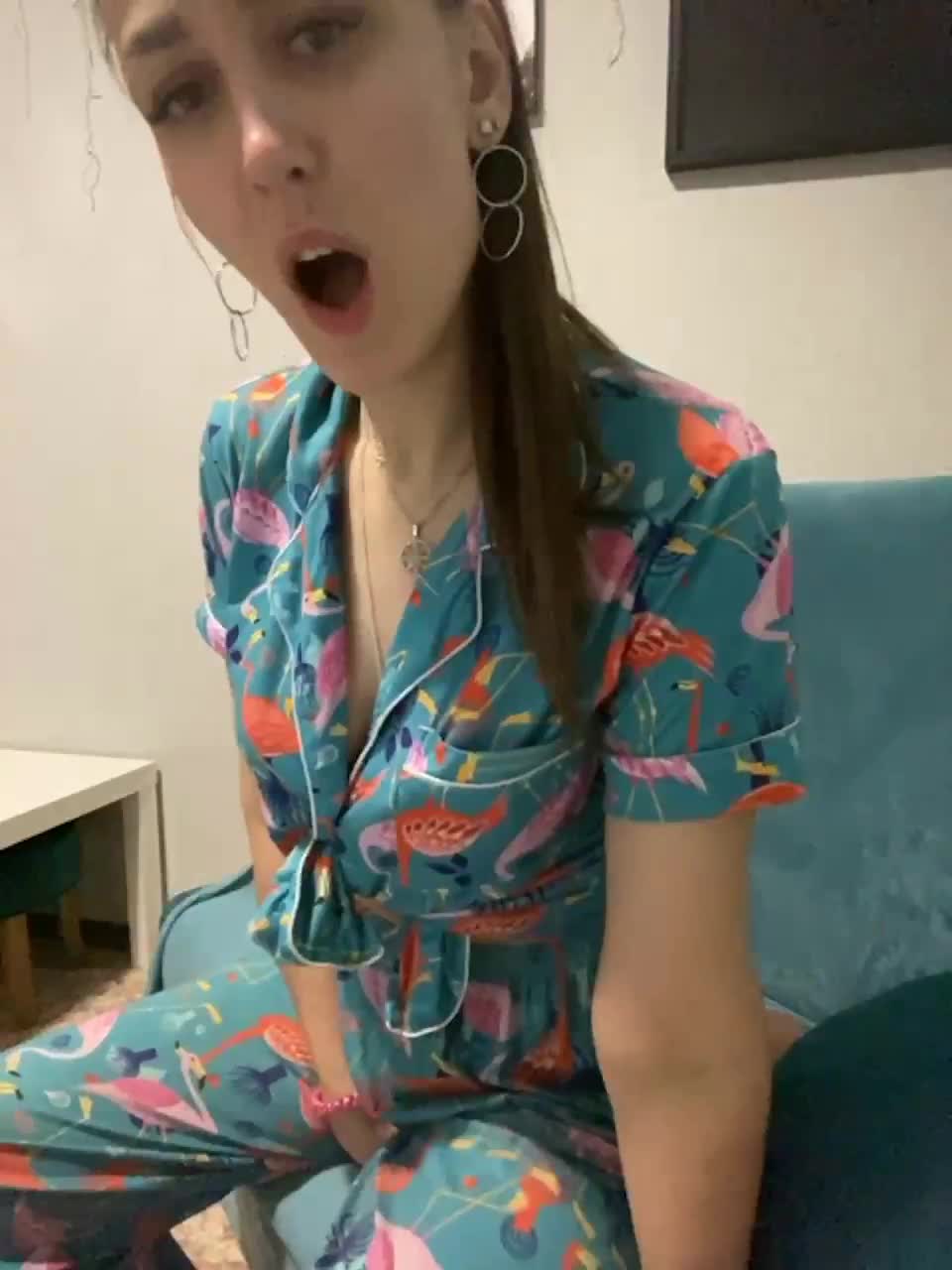 View or download file honeypussixxx on 2023-02-14 from bongacams