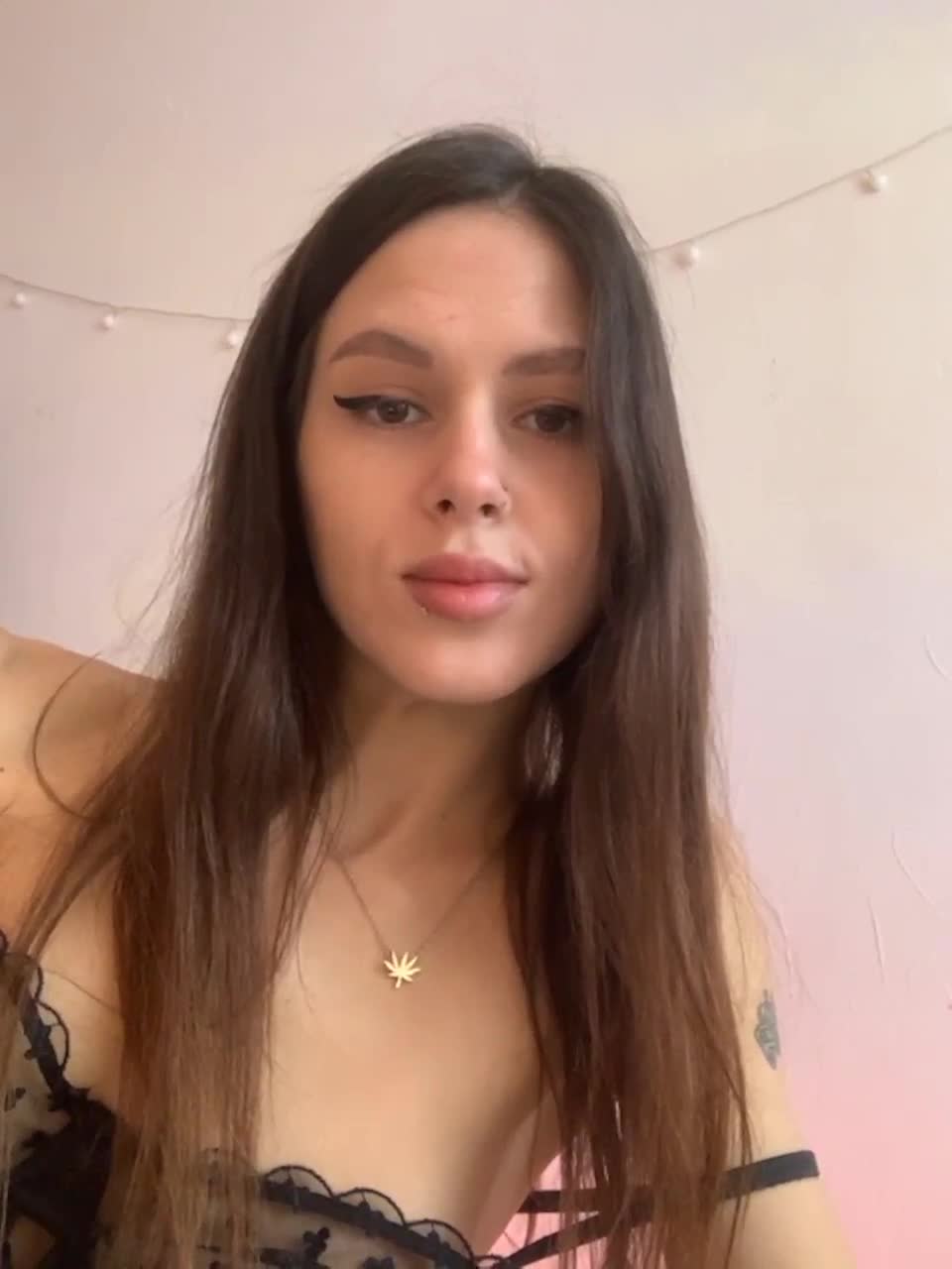 View or download file shawty420 on 2023-02-15 from bongacams