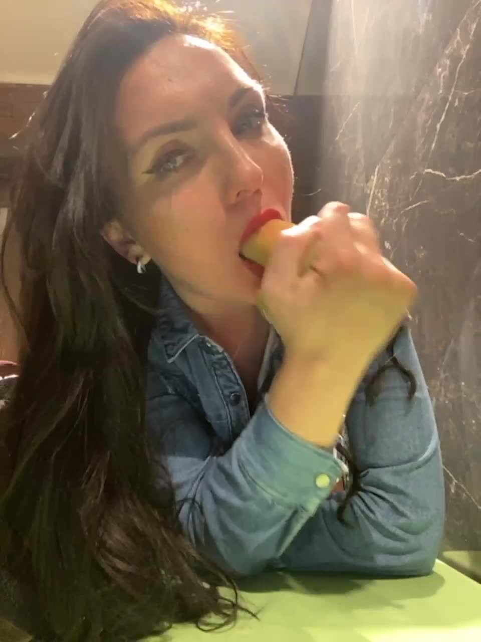 View or download file divora on 2023-02-16 from bongacams