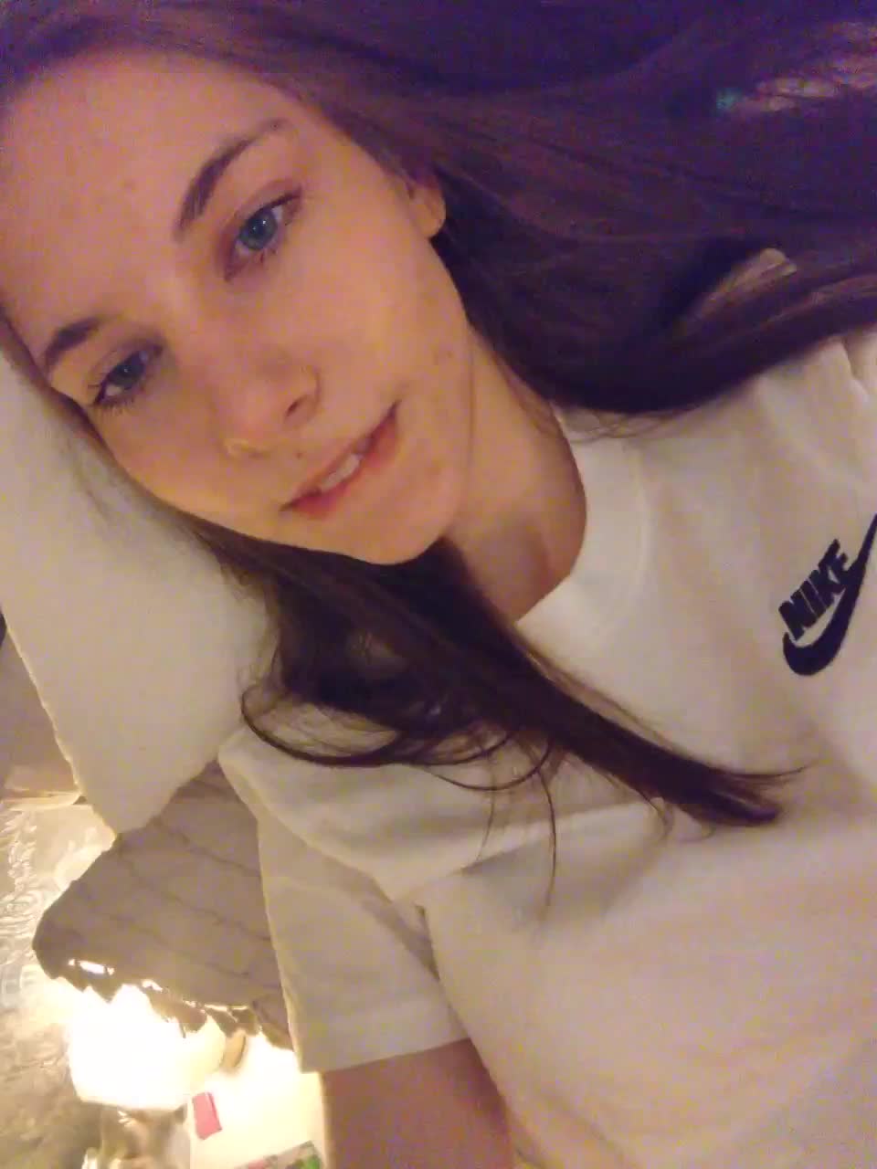 View or download file emilyev4ns on 2023-02-18 from bongacams