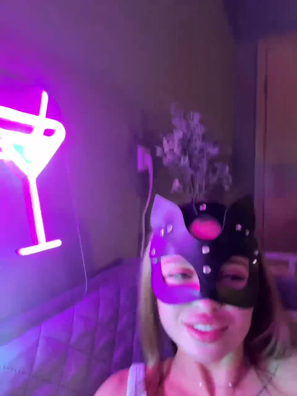 View or download file nataliecroys on 2023-02-18 from bongacams