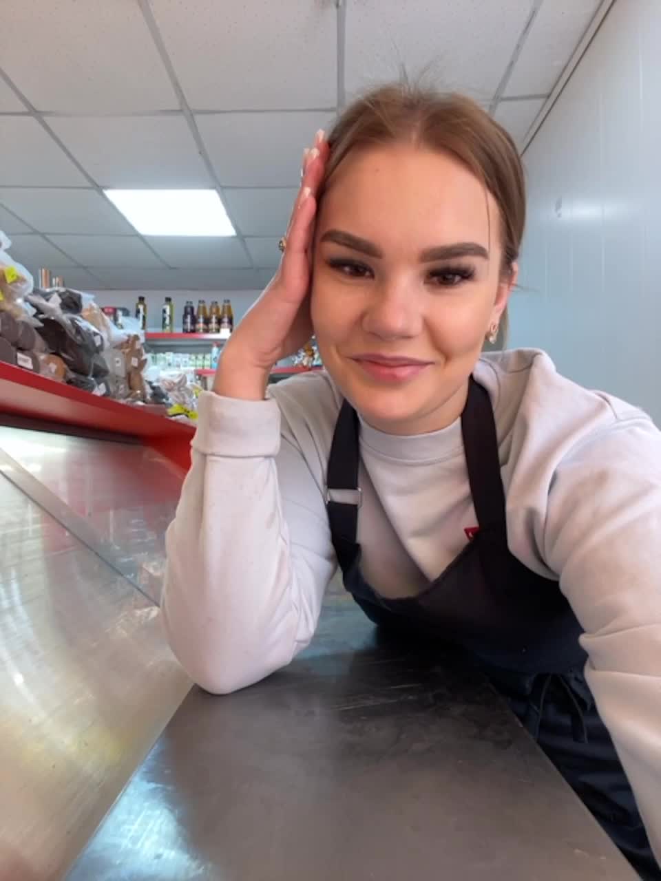 View or download file 1ouise on 2023-02-19 from bongacams