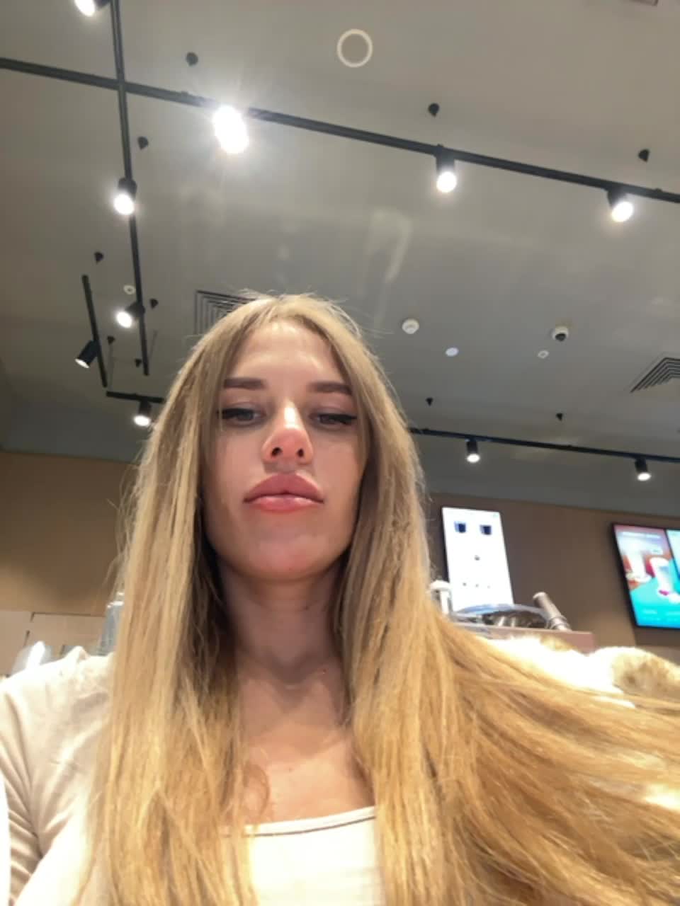 View or download file blondinochkaa on 2023-02-19 from bongacams