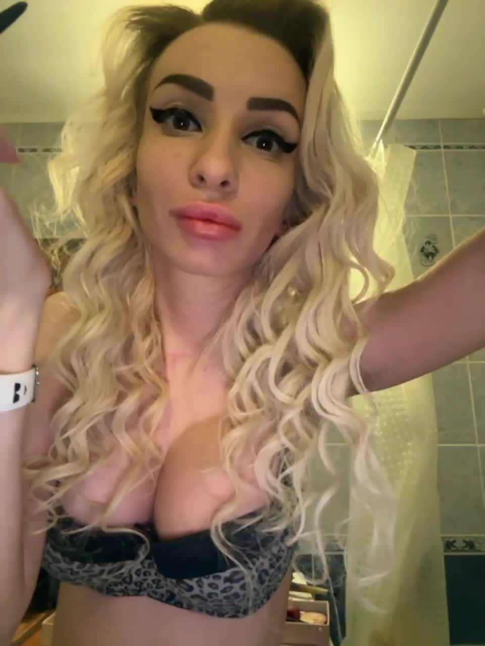 View or download file goldpussy69 on 2023-02-19 from bongacams