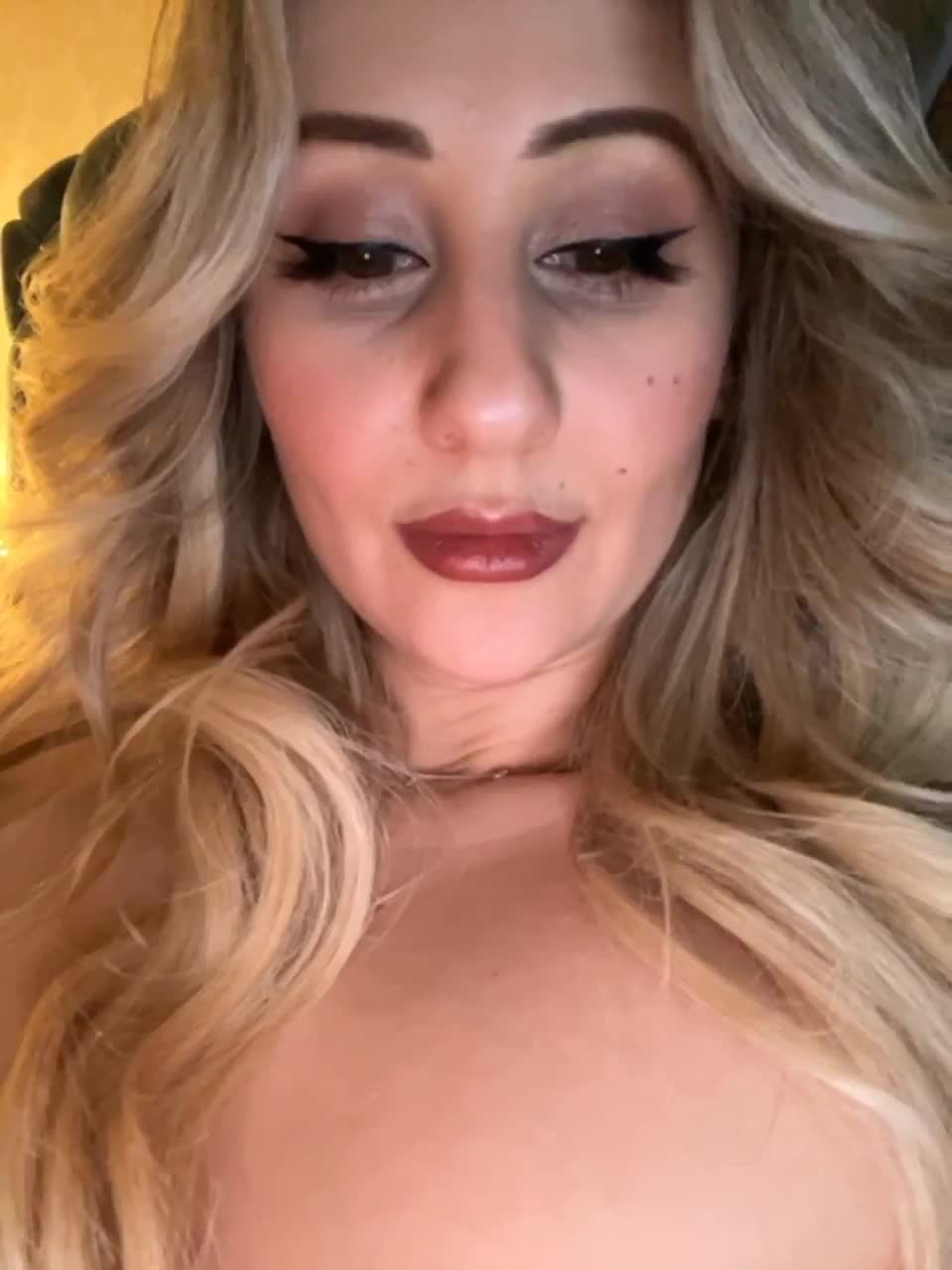 View or download file wowliliwow on 2023-02-19 from bongacams