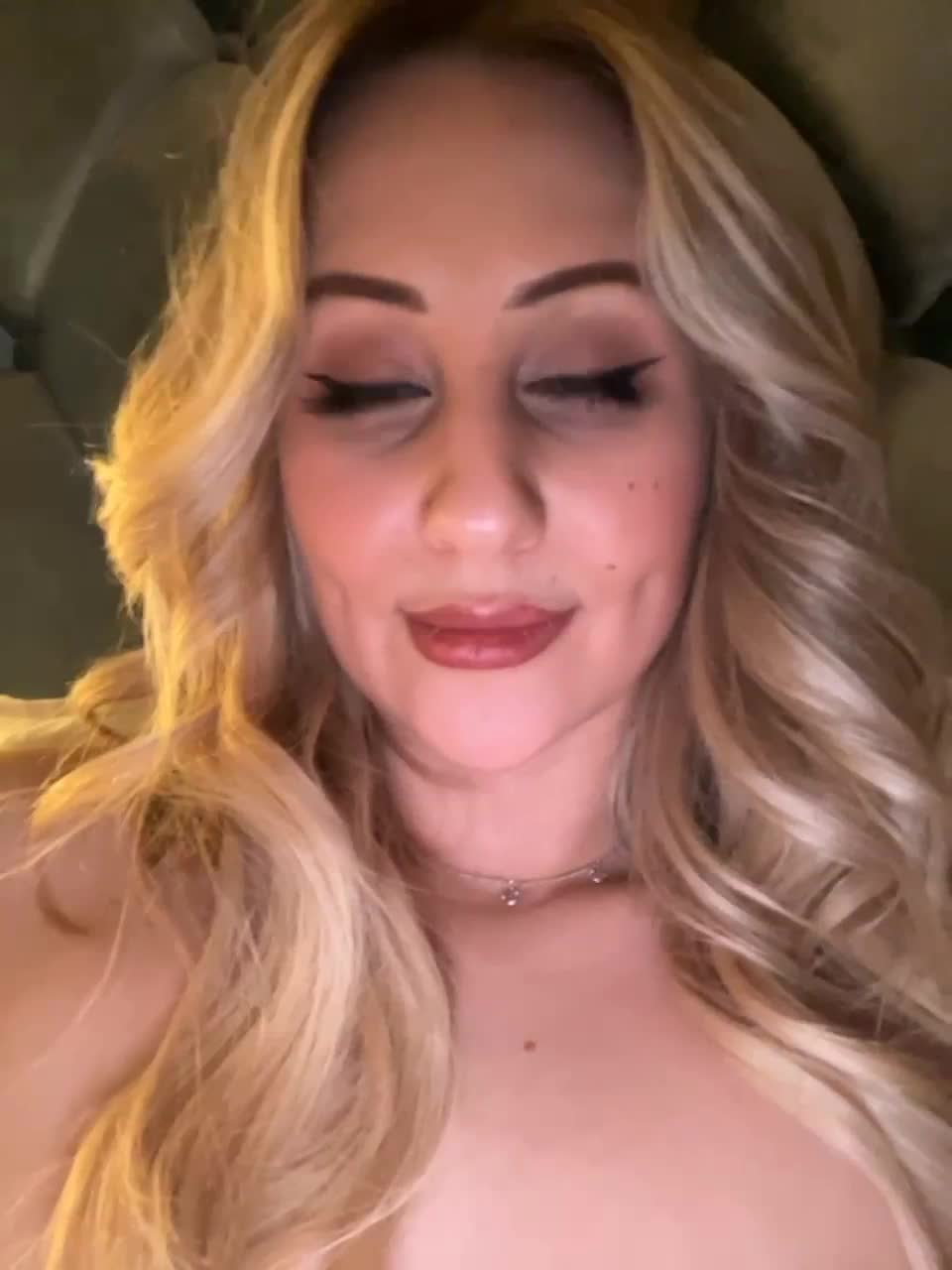 View or download file wowliliwow on 2023-02-19 from bongacams