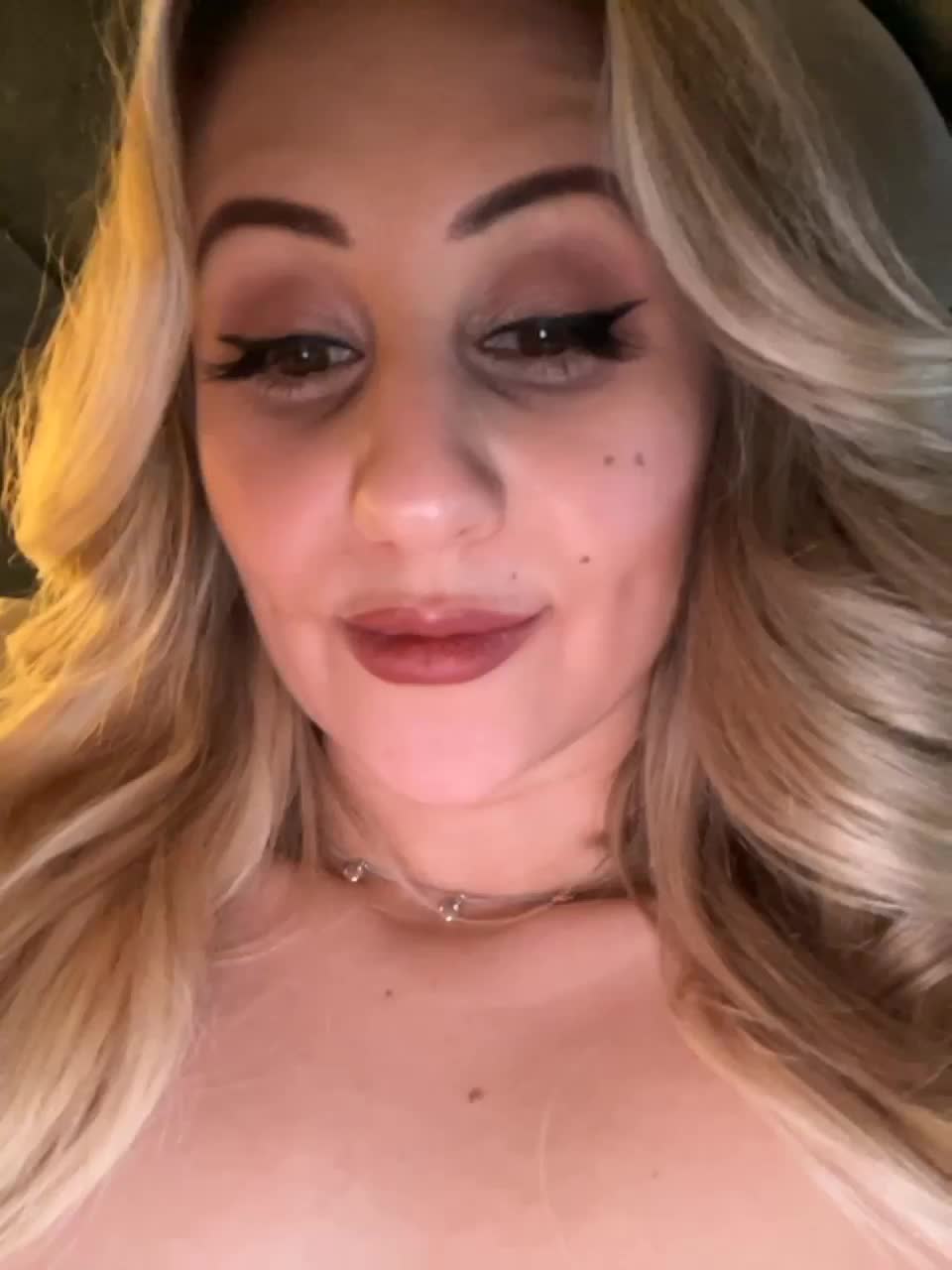 View or download file wowliliwow on 2023-02-19 from bongacams