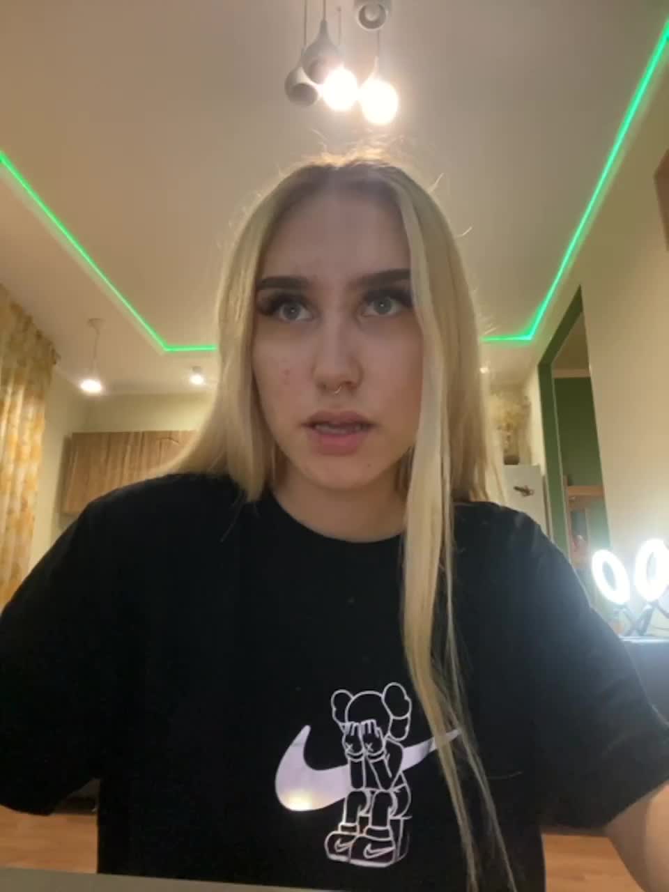 View or download file fuckkrisanna on 2023-02-20 from bongacams