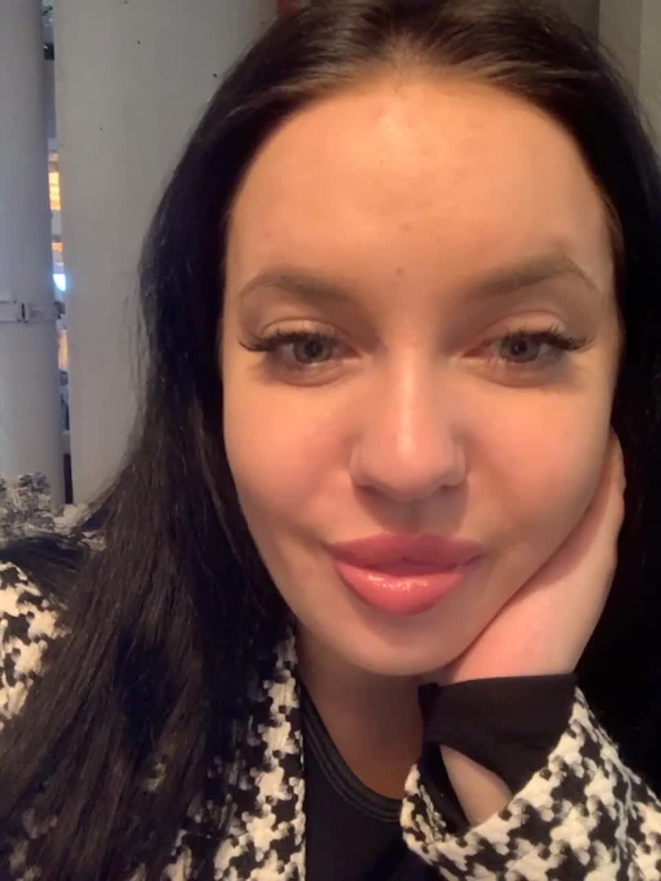 View or download file _louise_ on 2023-02-21 from bongacams