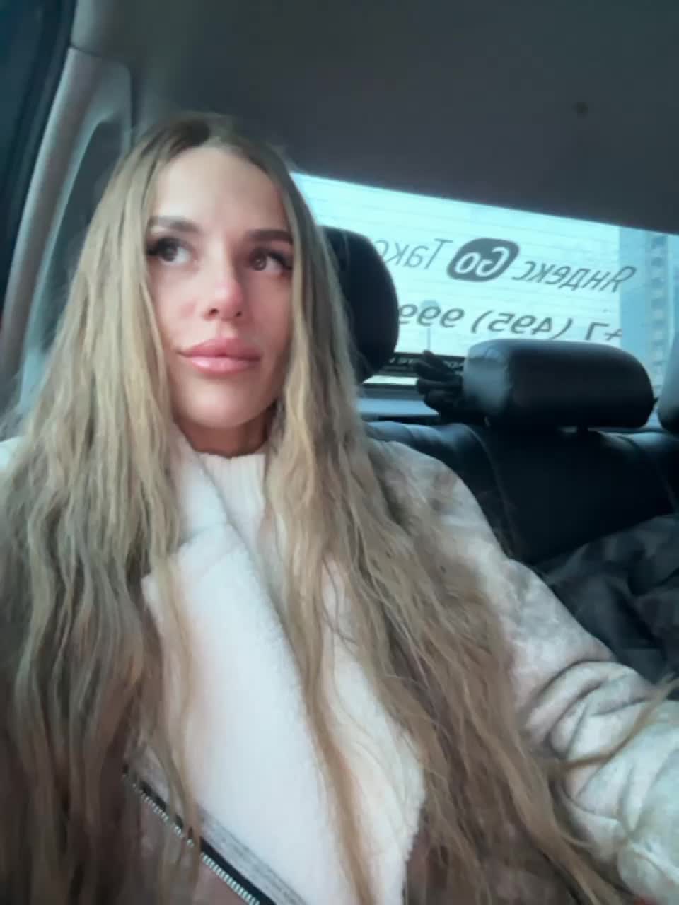 View or download file blondinochkaa on 2023-02-21 from bongacams