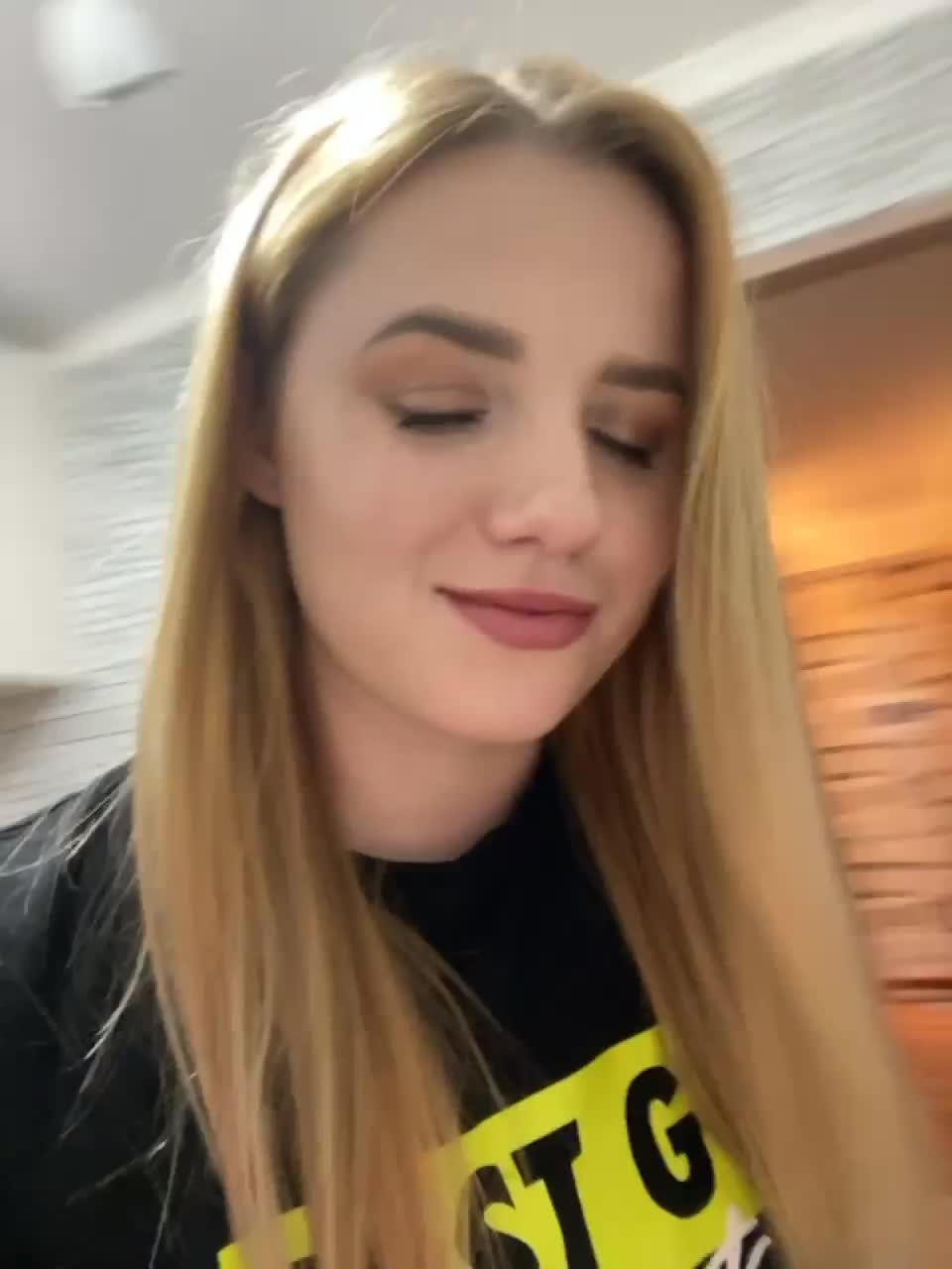 View or download file butterflysay on 2023-02-21 from bongacams