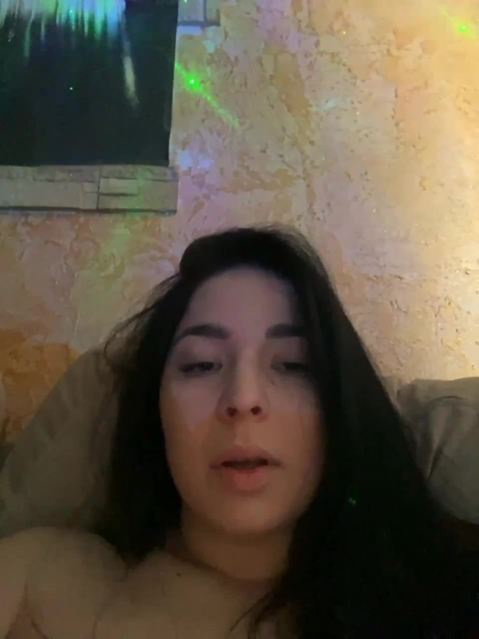 View or download file vikamax on 2023-02-21 from bongacams