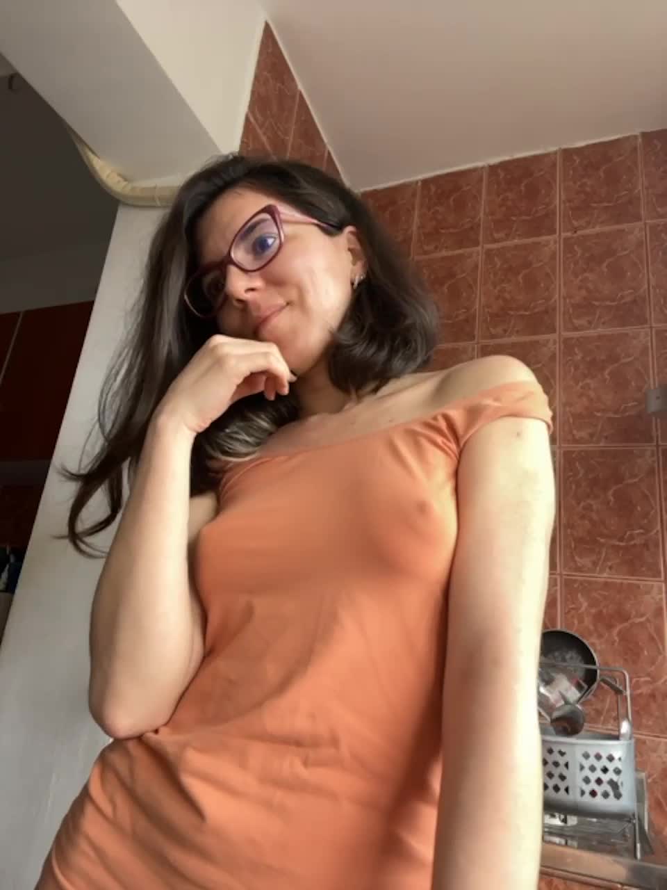 View or download file christineswee on 2023-02-23 from bongacams