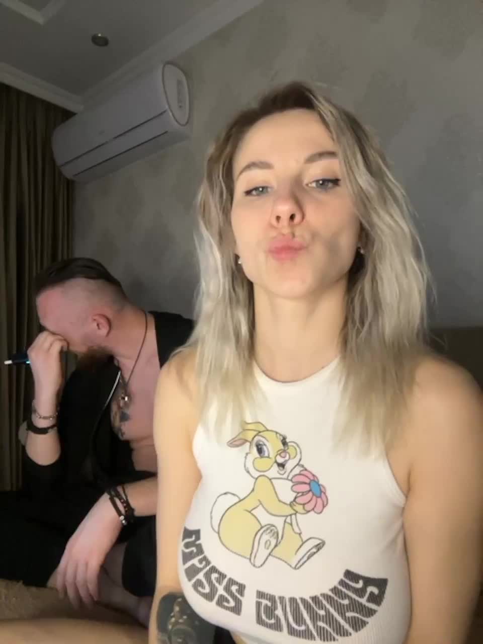 View or download file vik1one1 on 2023-02-23 from bongacams